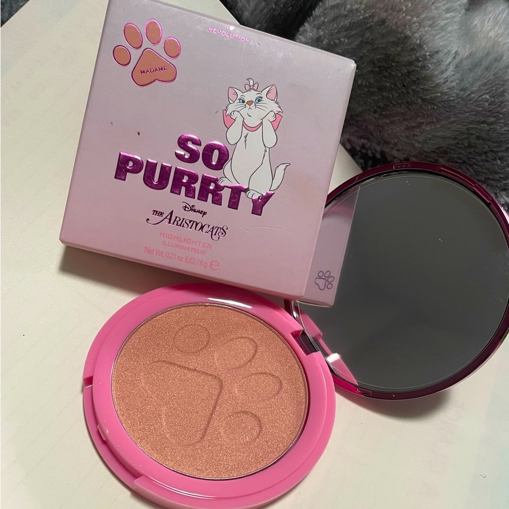 BNIB highlighter in the shade “madame”. Disney aristocrats version